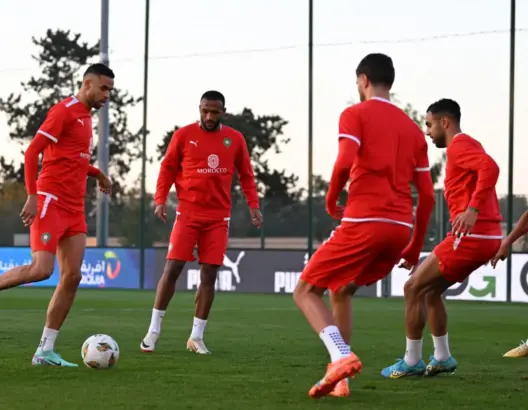 لاعبو المنتخب يبرزون أهمية الصدارة ويؤكدون جاهزيتهم لثمن نهائي “الكان”