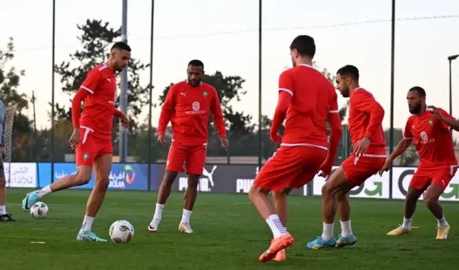 لاعبو المنتخب يبرزون أهمية الصدارة ويؤكدون جاهزيتهم لثمن نهائي “الكان”