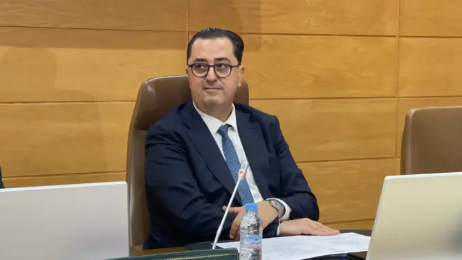 الوالي التازي أمام منتخبي طنجة: براكا من “التخلويض” في السياسة