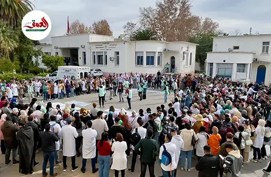 ممرضو فاس يطالبون بالزيادة في الأجور والتعويض عن الأخطار المهنية