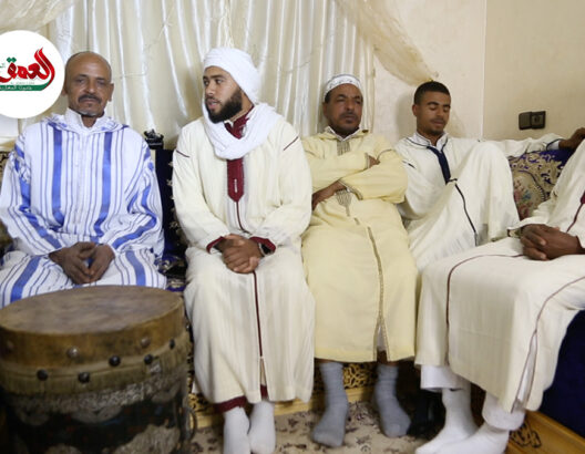 "يا جماعة اذكروا الله والصبر".. قصيدة من فن الرسمة تحث على الزهد في الدنيا