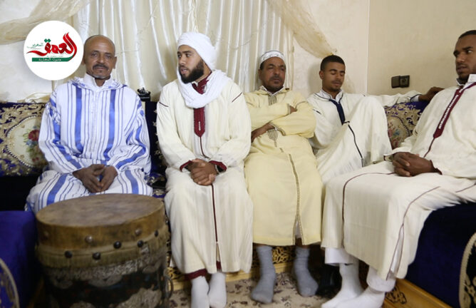 "يا جماعة اذكروا الله والصبر".. قصيدة من فن الرسمة تحث على الزهد في الدنيا