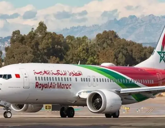 في رحلة تجاوزت 4 ساعات.. بعثة المنتخب المغربي تحط الرحال بساحل العاج