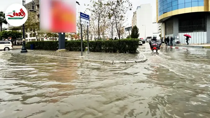 وسط غياب لشركة “أمانديس”.. الأمطار تغرق شوارع طنجة (فيديو)