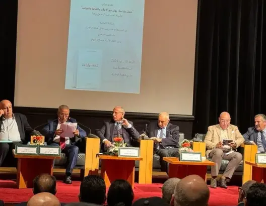 برادة يوثق تجربته في “شغف وإرادة” وإعلاميون يُعدِّدون إسهاماته في الرقي بالصحافة المغربية