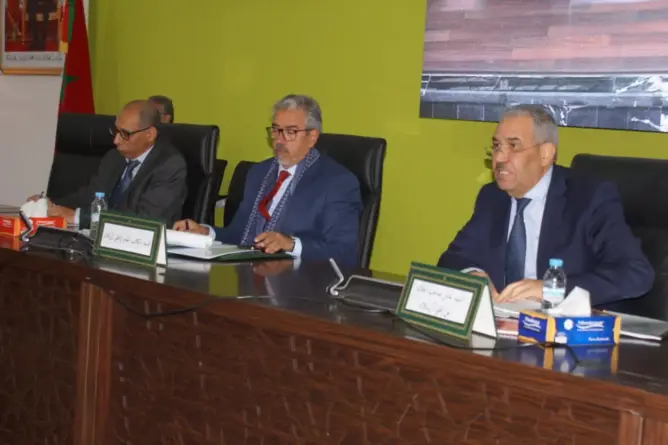 عمالة أزيلال تحتضن لقاء حول الوضعية المائية “الحرجة” بالإقليم