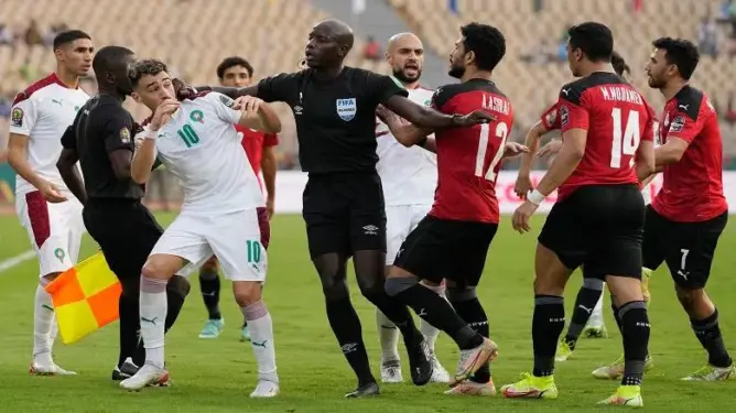 أوناحي: المنتخب المصري لا يقدم كرة جميلة.. يسجلون هدفا ثم يبدأ لاعبوه بالسقوط