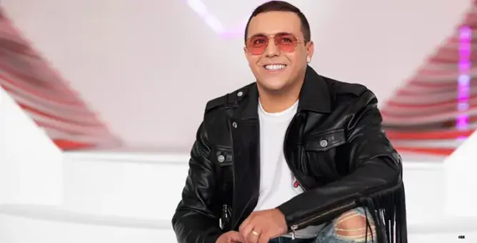 فوضيل: غنيت للملك لشكره وليس لخلق المشاكل مع الجزائر (فيديو)