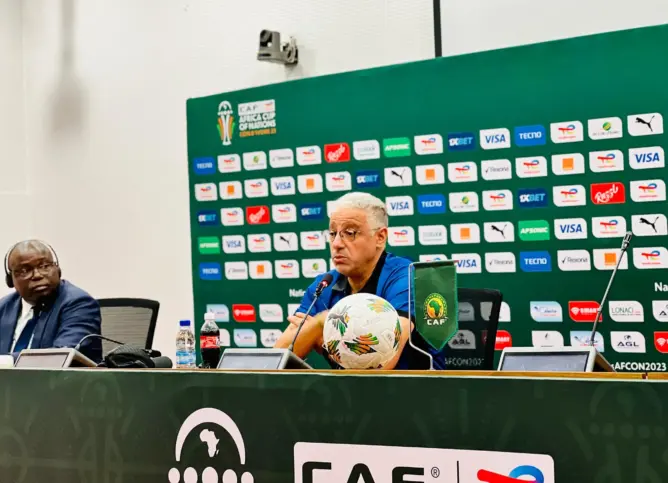 عادل عمروش: مدرب منتخب تانزانيا