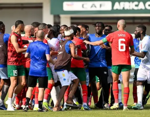 “الكاف” يفتح تحقيقا في أحداث مباراة المغرب والكونغو الديمقراطية