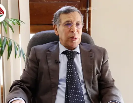 توفي أثناء حوار صحفي.. المحامي عبد العزيز النويضي في ذمة الله
