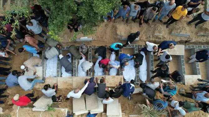 الاحتلال يُعدم 30 فلسطينيا بعد اعتقالهم داخل مدرسة بغزة.. وحصيلة الشهداء تتجاوز 27 ألفا