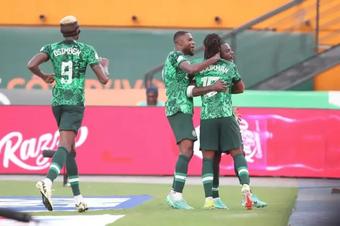 نيجيريا أول المتأهلين لنصف نهائي كأس إفريقيا على حساب أنغولا