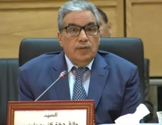 والي كلميم يتجاهل مصافحة نائب رئيس مجلس المدينة.. والبيجيدي يتهمه بـ”الإساءة” ويطالب بجبر الضرر