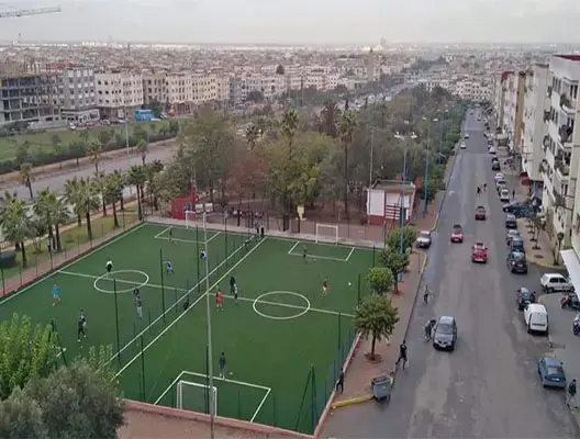 ملاعب عين الشق تتحول لنزاع سياسي وقضائي.. حكم استئنافي يشعل الجدل من جديد