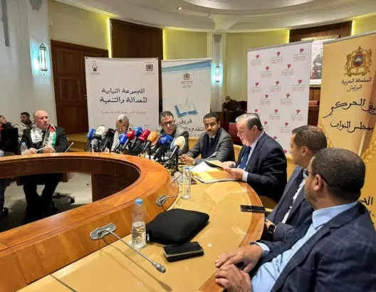 “النواب الفاسدون”.. المعارضة تحذر من السرعة و”الشيطنة” وإفراغ البرلمان بالشكايات
