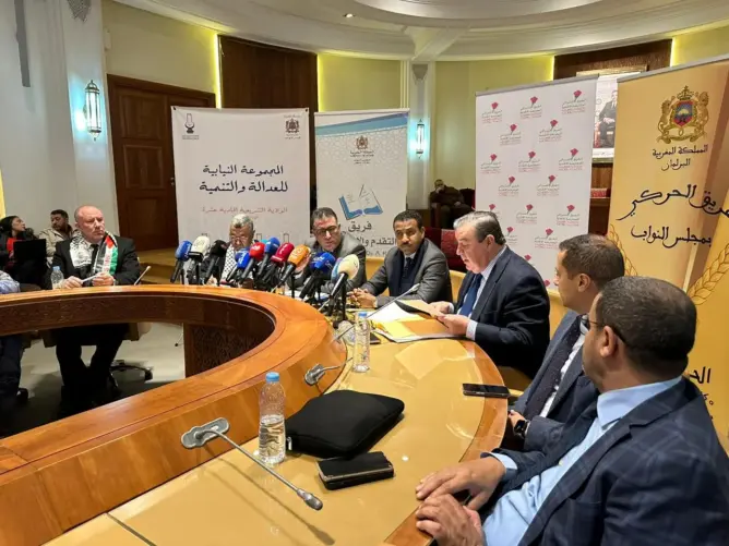 “النواب الفاسدون”.. المعارضة تحذر من السرعة و”الشيطنة” وإفراغ البرلمان بالشكايات