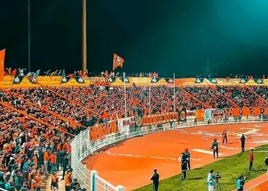 قررت عمالة بركان، اليوم الخميس، منع الجماهير البركانية من التنقل الجماعي لمدينة وجدة لتشجيع فريقها في المباراة المرتقبة