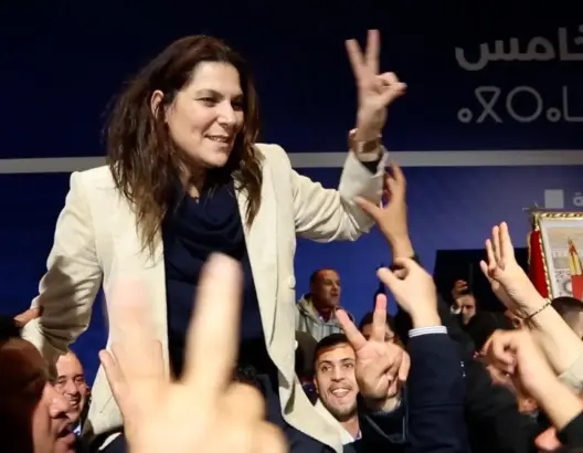 حملوهم على الأكتاف.. احتفالات الباميين بأعضاء أمانتهم العامة الثلاث