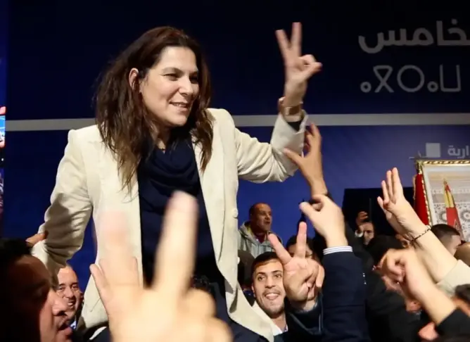حملوهم على الأكتاف.. احتفالات الباميين بأعضاء أمانتهم العامة الثلاث