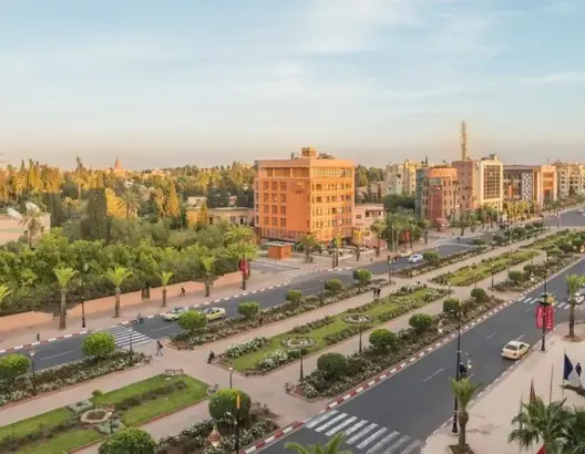 المنصوري تفوت عقارا في جليز بقلب مراكش لـ”ناس كبار” بثمن زهيد