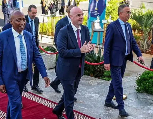 أزمة غير مسبوقة تهز “فيفا”.. إنفانتينو يحتمي بدعم إفريقيا بعد اجتماع المغرب وسط تصاعد دعوات رحيله
