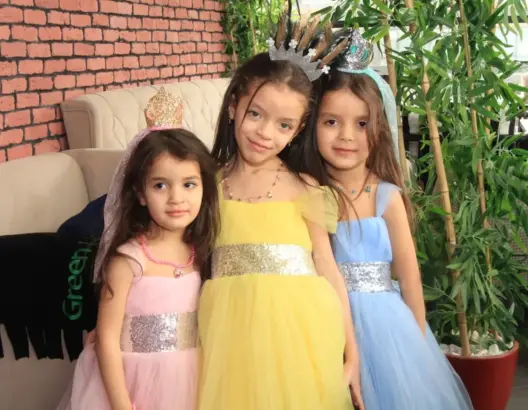 أسرة مغربية عالقة بتركيا تشتكي “منع” أبنائها من دخول المغرب وتنْشُد تدخل الملك