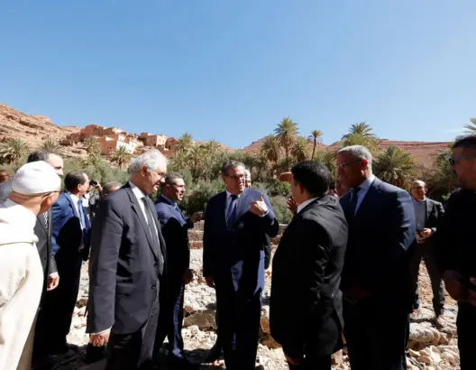 أخنوش يَقُود وفدا حكوميا للاطلاع وإطلاق مشاريع لتحسين جاذبية تيزنيت (فيديو)