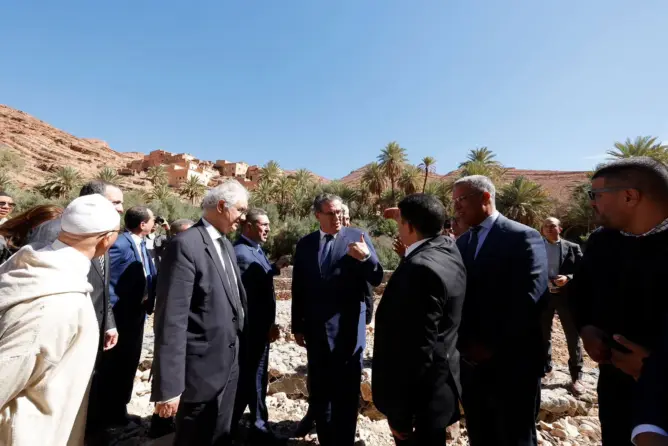 أخنوش يَقُود وفدا حكوميا للاطلاع وإطلاق مشاريع لتحسين جاذبية تيزنيت (فيديو)