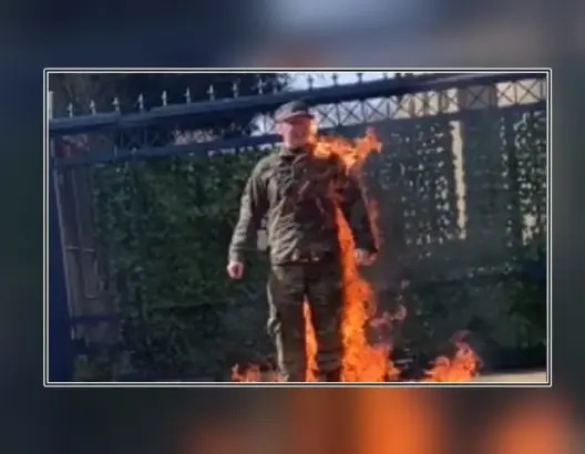 آخر كلماته “فلسطين حرة”.. وفاة طيار أمريكي أحرق نفسه بواشنطن تضامنا مع غزة