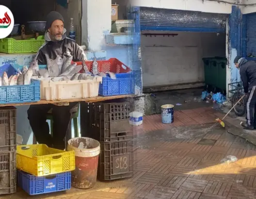 البيع وسط الصرف الصحي يُغضب تجار السمك بأزمور