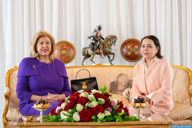 الأميرة للا أسماء والسيدة الأولى لكوت ديفوار تدشنان بالرباط مركز التشخيص والتأهيل السمعي