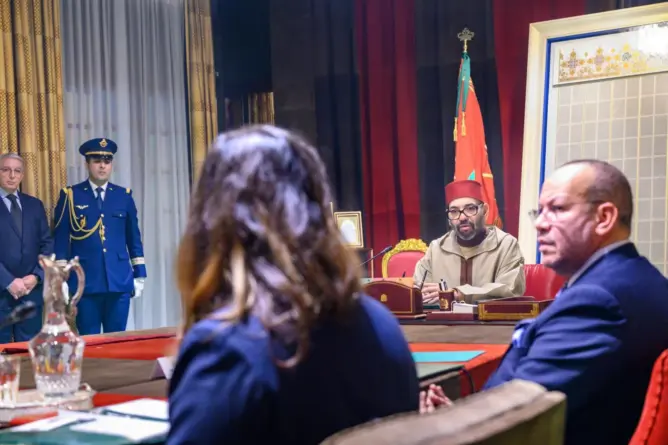 دعا الملك محمد السادس للتفكير في "عرض المغرب" الذي يغطي سلسلة القيمة الكاملة لقطاع الهيدروجين الأخضر