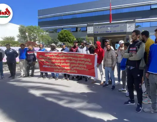 “مربو الدواجن” يحتجون أمام المقر الجهوي للاستثمار بالجديدة