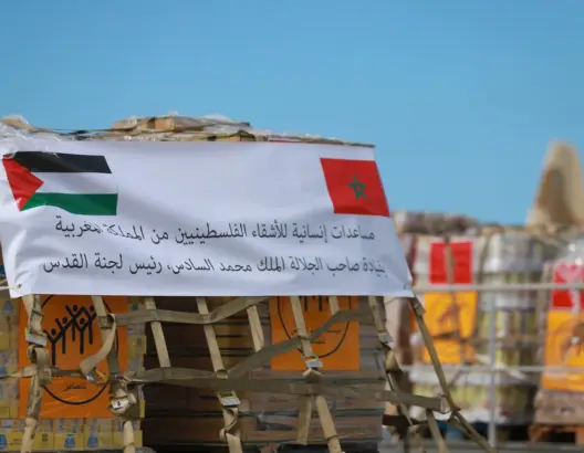 الملك يأمر بإرسال 40 طنا من المساعدات لغزة ويتكفل من ماله الخاص بمساعدات الرضع والأطفال