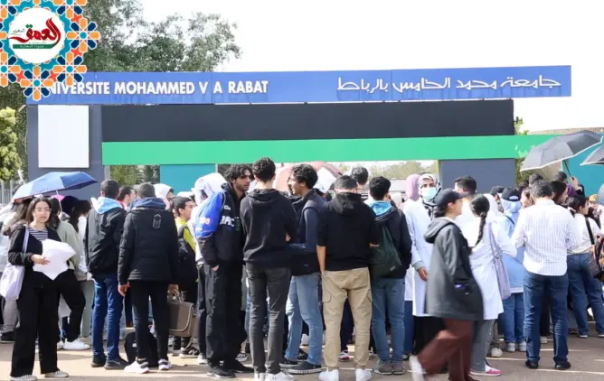 طلبة الطب والصيدلة بالرباط يستنكرون “التهديد” و”التضييق” على زملائهم