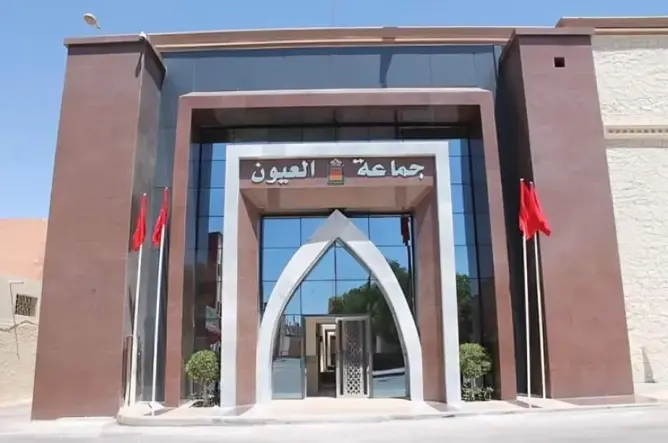 جماعة العيون تحاصر “تجاوزات” النقل العمومي ورقم أخضر للتبليغ