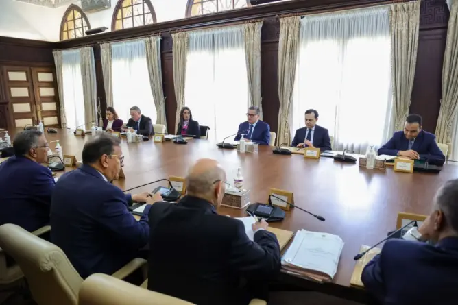 انطلقت، اليوم الثلاثاء في الرباط، أولى جولات الحوار الاجتماعي بين الحكومة والنقابات الأكثر تمثيلية، حيث استقبل رئيس الحكومة، وفدا من الاتحاد المغربي للشغل (‏UMT‏) برئاسة أمينه العام الميلودي المخارق.