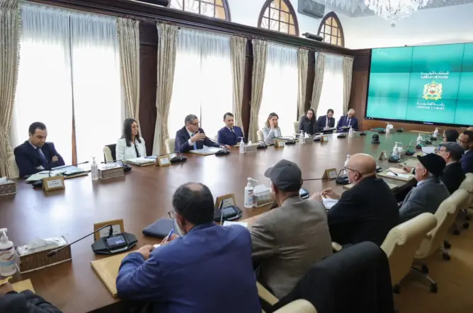 عقد رئيس الحكومة عزيز أخنوش، اليوم الجمعة بالرباط، لقاء مع وفد عن الكونفدرالية الديمقراطية للشغل (CDT)، يقوده عبد القادر الزاير الكاتب العام للنقابة، وذلك في إطار لقاءات الجولة الجديدة من الحوار الاجتماعي.