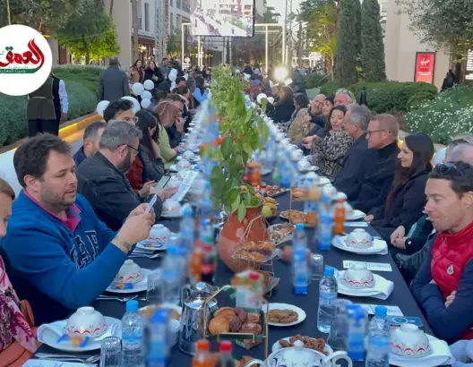 أزيد من 1500ىشخص..مراكش تحتضن أكبر مائدة إفطار في إفريقيا لفائدة ضحايا زلزال الحوز