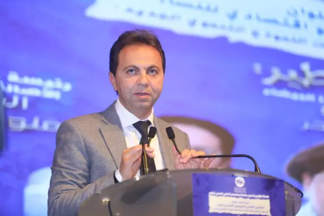 البام يهاجم البيجيدي ويصفه بـ”التيار الماضوي” ويدعو إلى تجريم تزويج القاصر