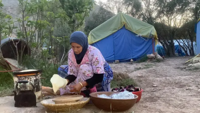 يعيشون ظروفا صعبة.. “العمق” تنقل أجواء رمضان داخل خيّم ضحايا الزلزال بشيشاوة (فيديو)