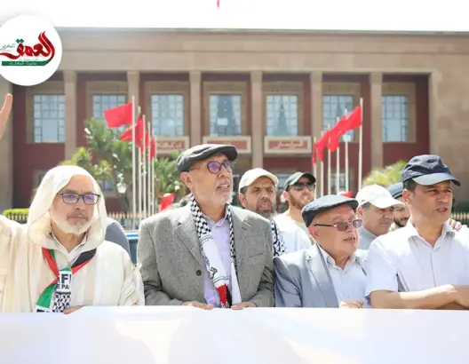 شعارات قوية في وقفة تضامنية مع غزة أمام البرلمان