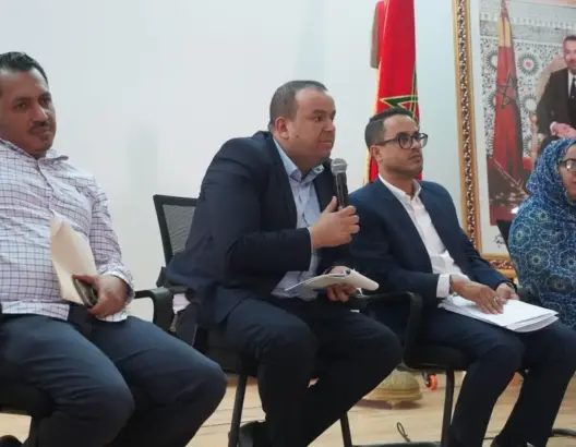 “البام” يناقش الورقة السياسية للحزب مع مناضليه بطرفاية