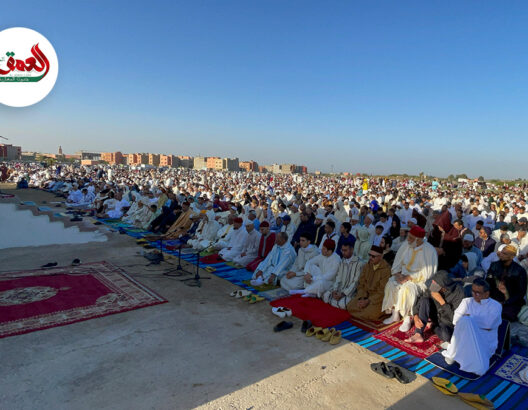 بتهلايلات وتكبيرات..آلاف المصلين يؤدون صلاة العيد بمصلى تامنصورت بمراكش
