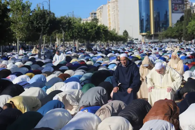 عيد الفطر بالدار البيضاء .. أجواء روحانية وفرحة بطعم مغاير