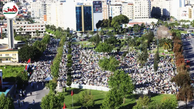 آلاف الطنجاويين يؤدون صلاة عيد الفطر بمصلى السوريين