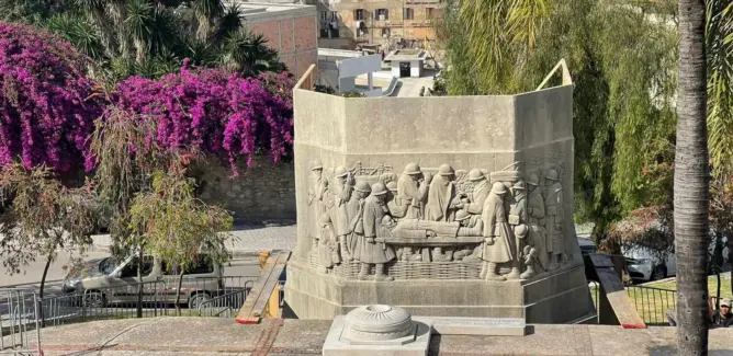 فيلم عن الجنرال الفرنسي شارل ديغول يحول طنجة إلى “مدينة جزائرية”