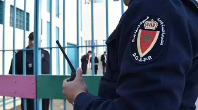 خريجو وطلاب علم النفس الاجتماعي يستنكرون إقصاءهم من “مباراة السجون”
