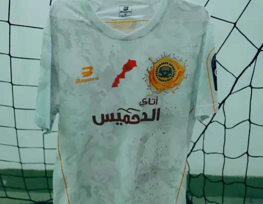 وافق الاتحاد الافريقي لكرة القدم، قبل قليل من مساء يومه السبت، على إعتماد القميص الرسمي لنهضة